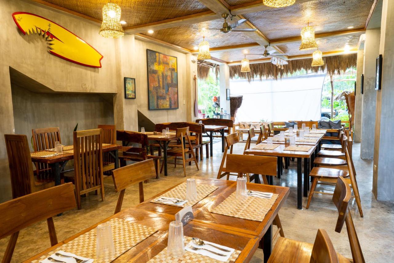 Haole Surf Hostel Генерал-Луна Экстерьер фото
